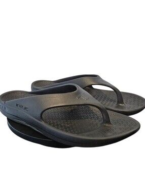 Telic Energy Recovery Flip-Flops In Midnight Black Womens Size M 7/8
